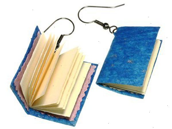 Hvordan laver bog øreringe. Skær to rektangler af pap, hver 1 tomme (2.
