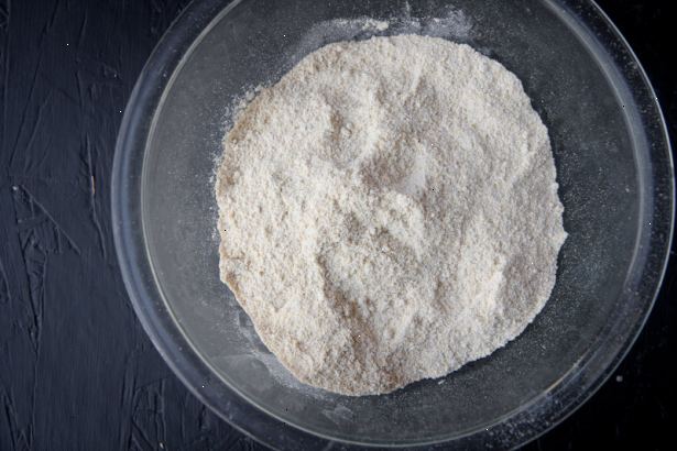Hvordan man laver en hjemmelavet protein shake uden protein pulver. Survey dit køleskab.