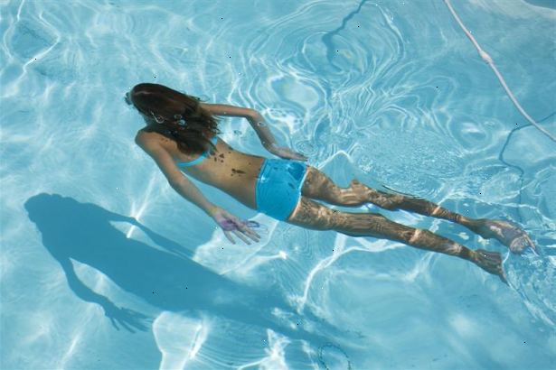 Hvordan man korrekt vedligeholde swimmingpool vandkemi. Afgøre, hvilken type af klor du skal bruge.
