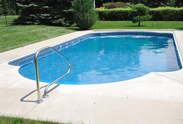 Hvordan til drastisk at reducere omkostningerne til at opvarme din swimmingpool. Spare energi ved hjælp af en pulje sol dæksel.